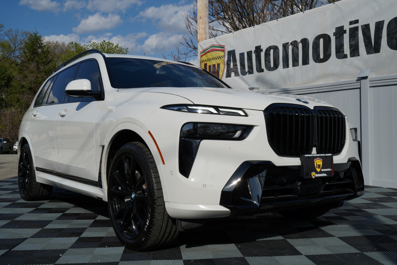 BMW X7 xDrive40i Sports Activity Vehicle 2024