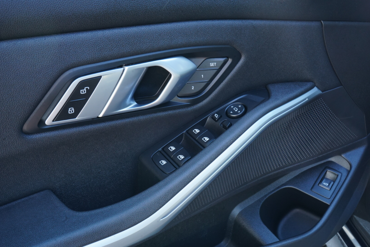 BMW 3 Series 330i xDrive Sedan North America 2020
