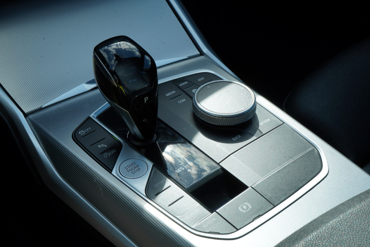 BMW 3 Series 330i xDrive Sedan North America 2020
