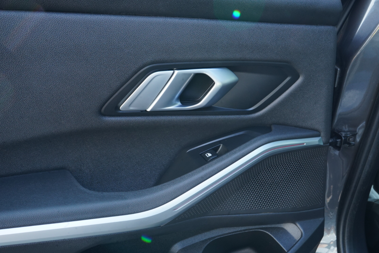 BMW 3 Series 330i xDrive Sedan North America 2020