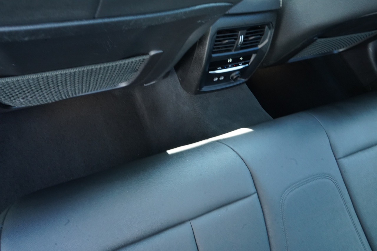 BMW 3 Series 330i xDrive Sedan North America 2020