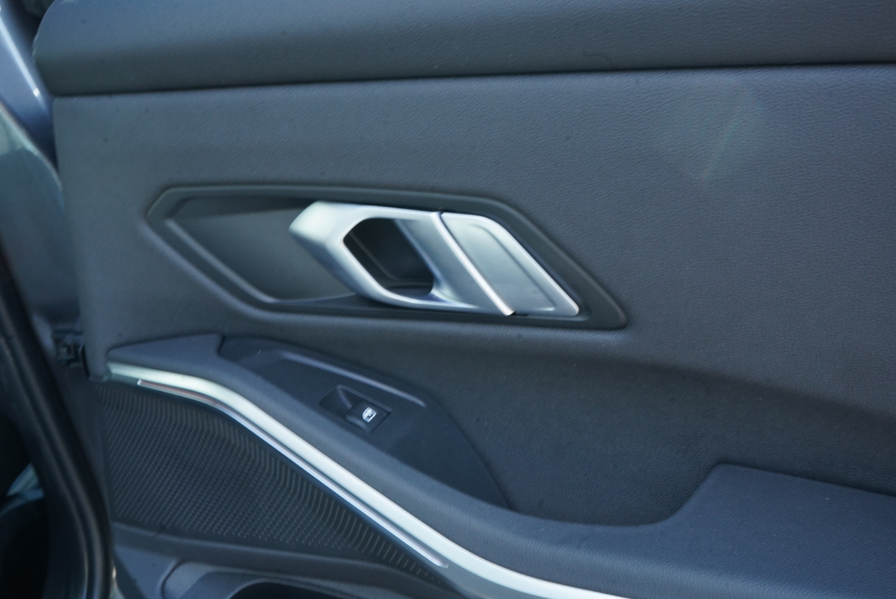 BMW 3 Series 330i xDrive Sedan North America 2020