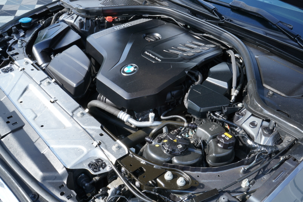 BMW 3 Series 330i xDrive Sedan North America 2020