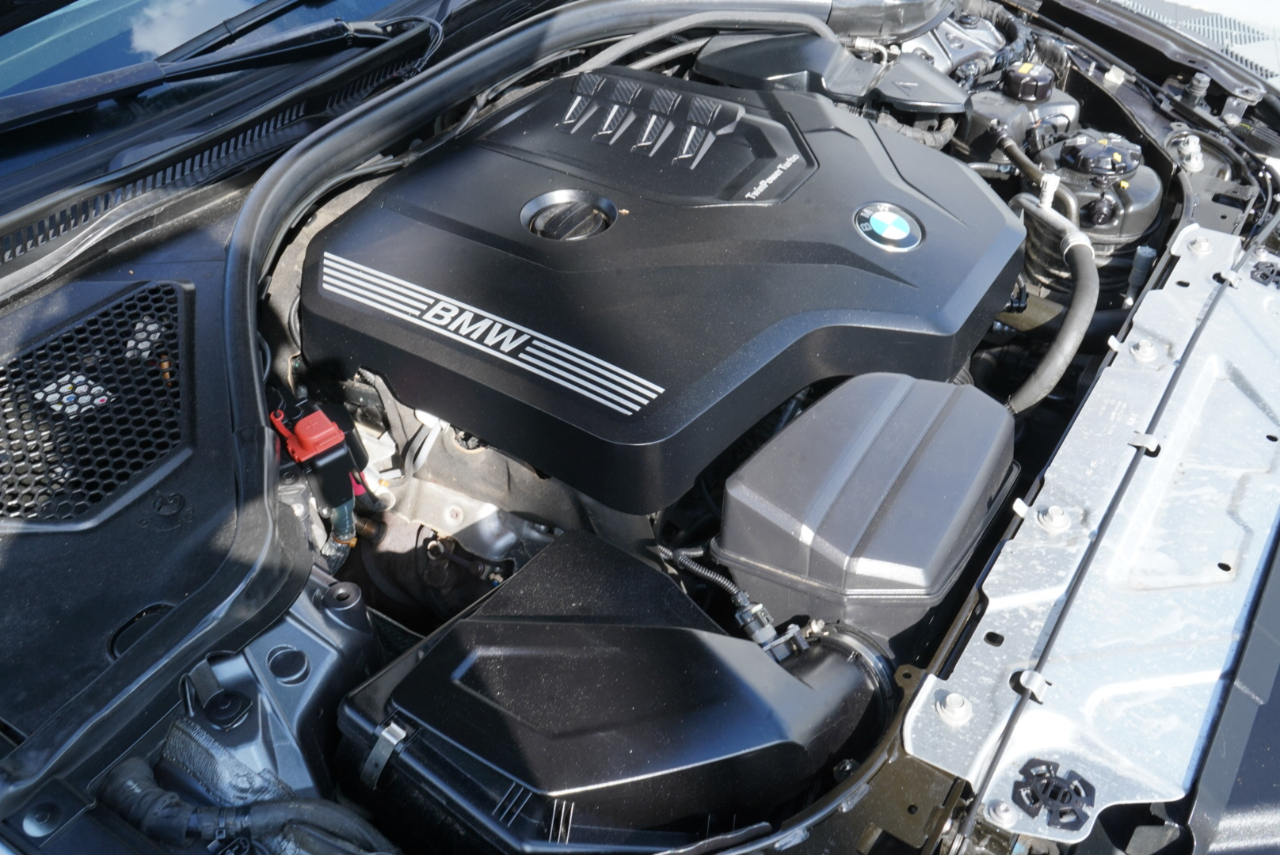 BMW 3 Series 330i xDrive Sedan North America 2020