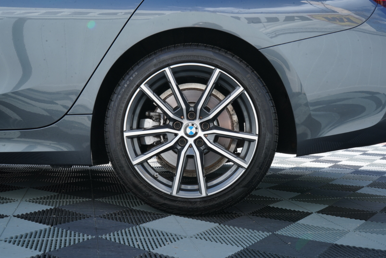 BMW 3 Series 330i xDrive Sedan North America 2020