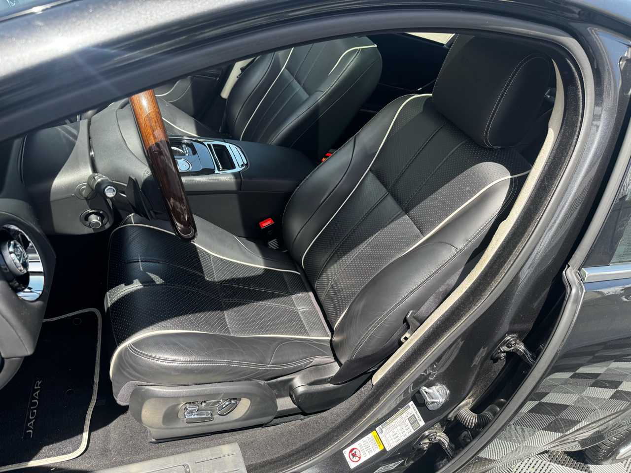 Jaguar XJ 4dr Sdn XJL Portfolio AWD 2015