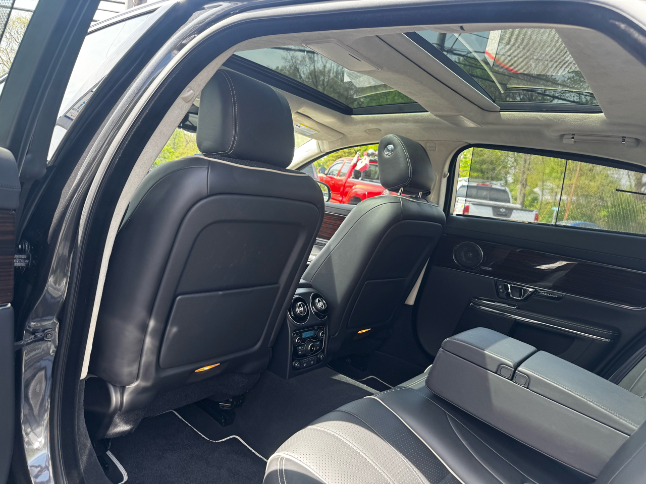 Jaguar XJ 4dr Sdn XJL Portfolio AWD 2015