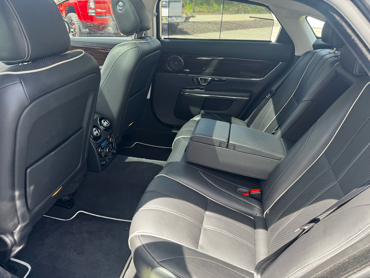 Jaguar XJ 4dr Sdn XJL Portfolio AWD 2015