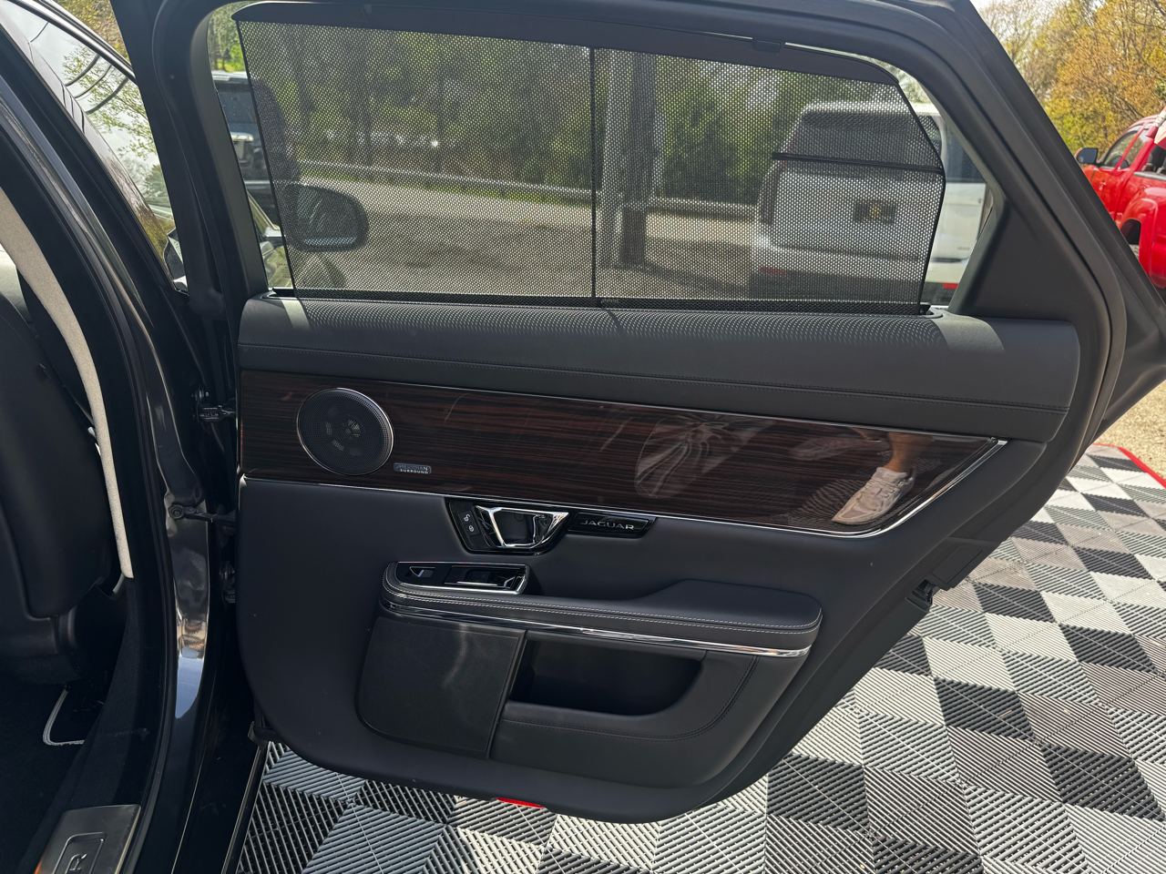 Jaguar XJ 4dr Sdn XJL Portfolio AWD 2015