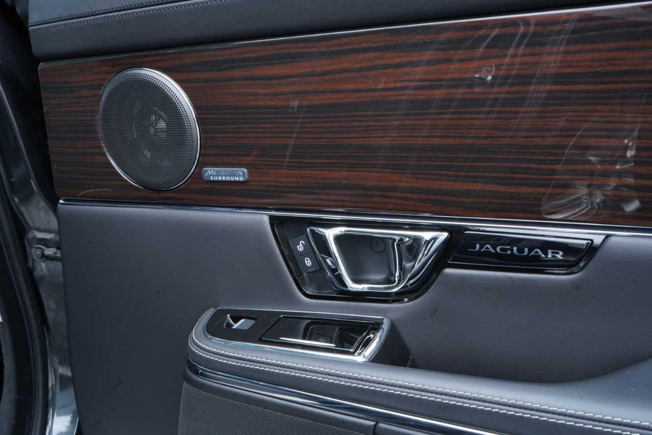 Jaguar XJ 4dr Sdn XJL Portfolio AWD 2015