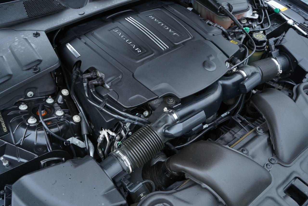 Jaguar XJ 4dr Sdn XJL Portfolio AWD 2015