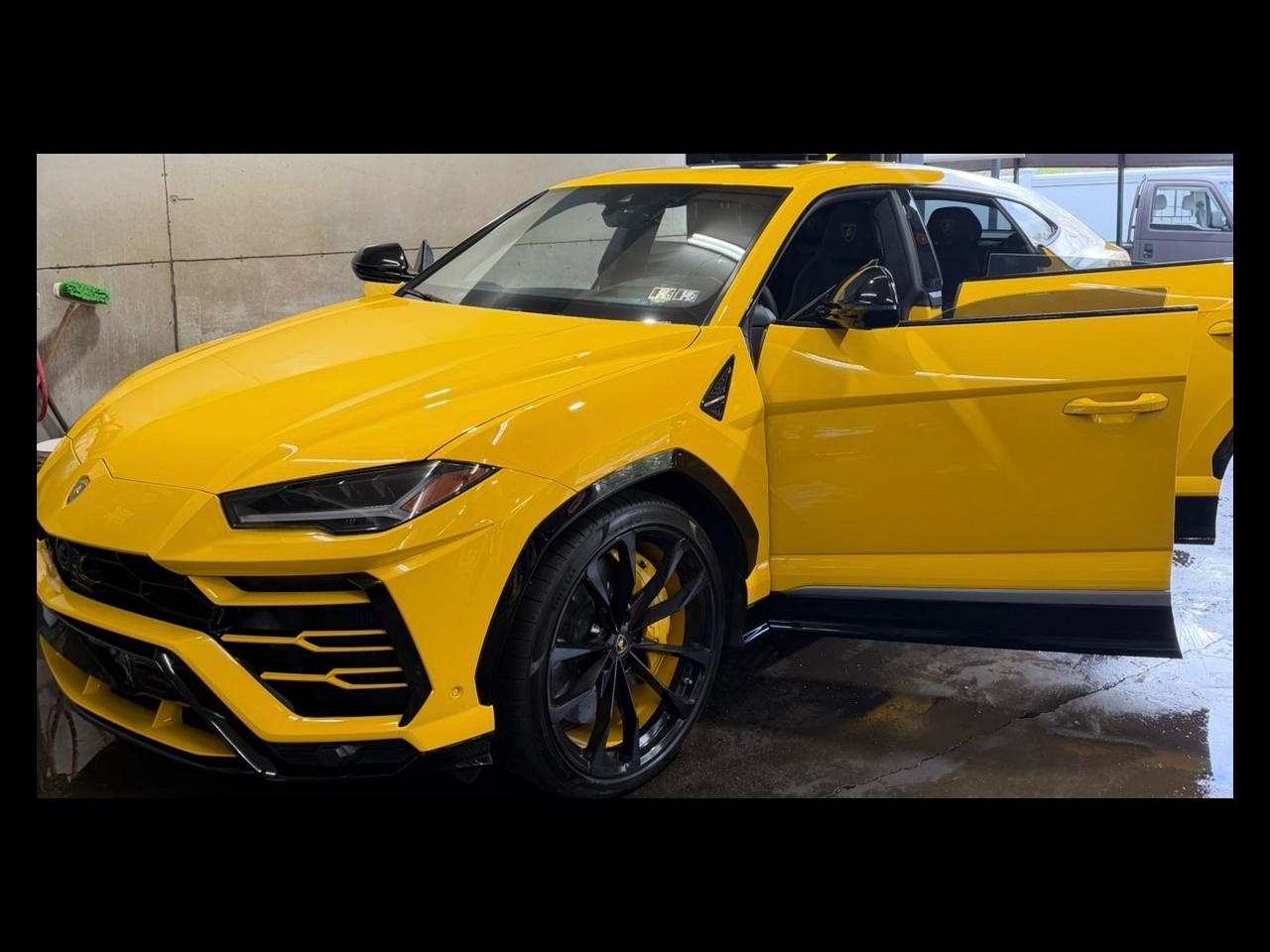 2020 Lamborghini Urus AWD