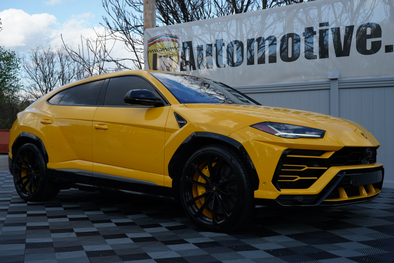 Lamborghini Urus AWD 2020