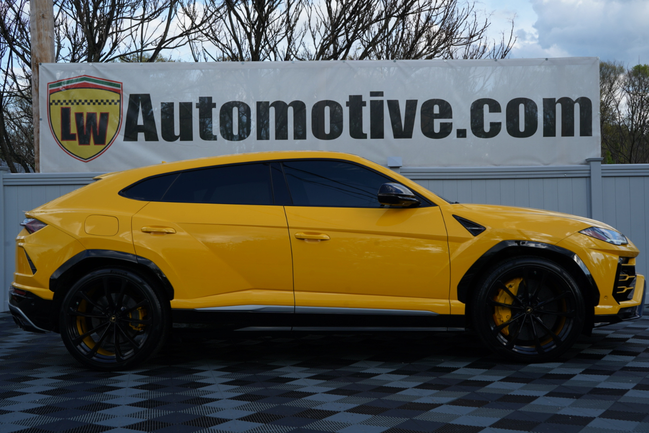 Lamborghini Urus AWD 2020