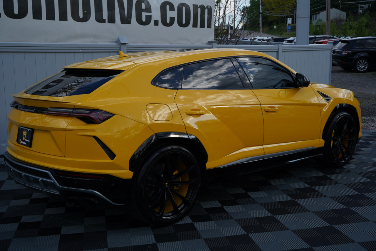Lamborghini Urus AWD 2020