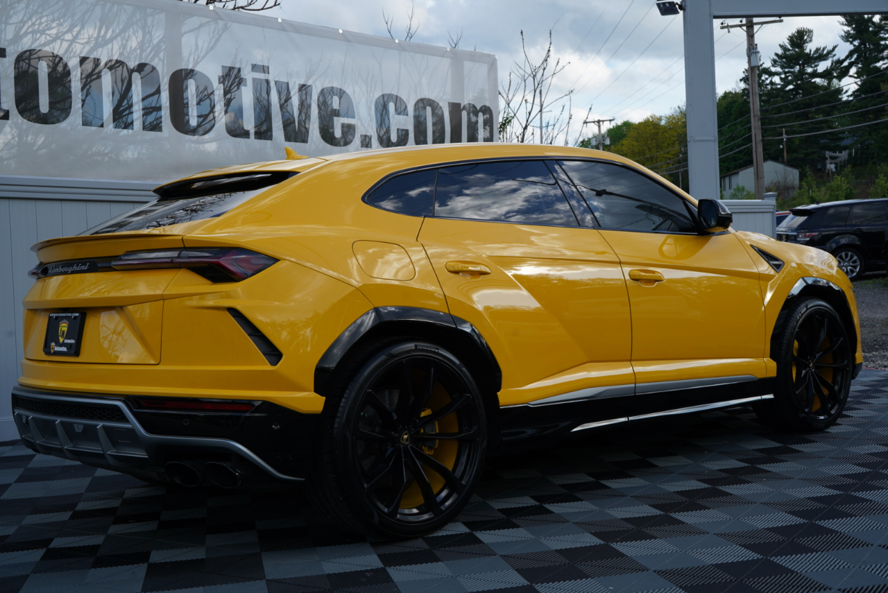 Lamborghini Urus AWD 2020