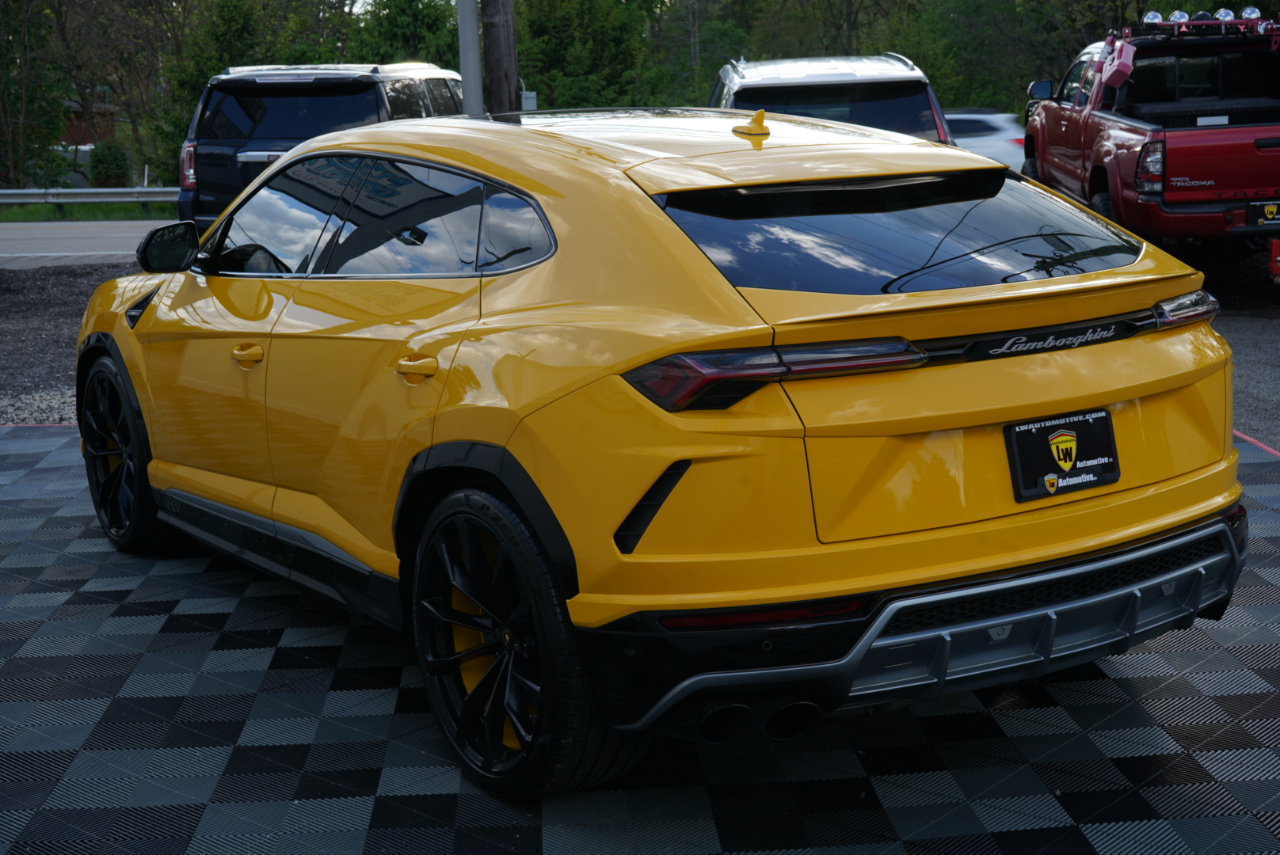 Lamborghini Urus AWD 2020
