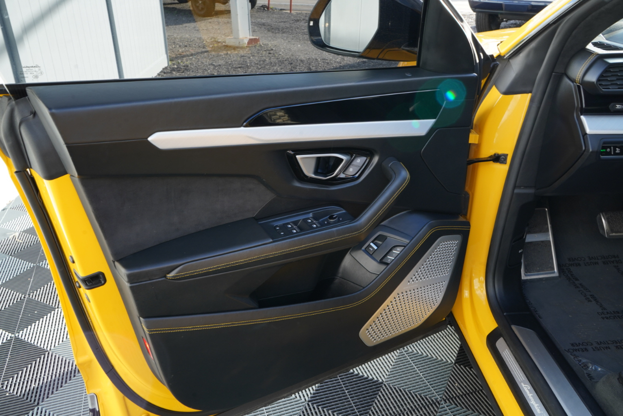 Lamborghini Urus AWD 2020