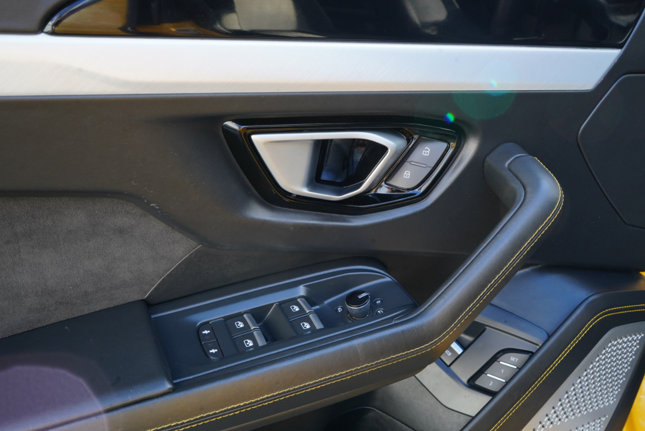 Lamborghini Urus AWD 2020