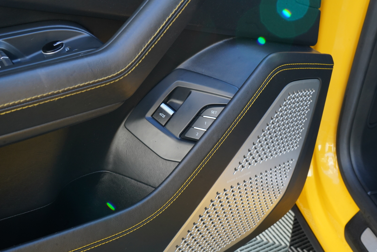 Lamborghini Urus AWD 2020