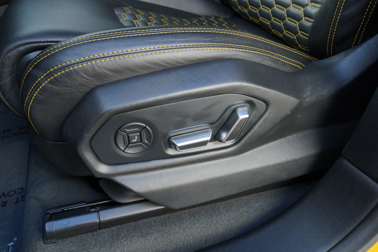 Lamborghini Urus AWD 2020