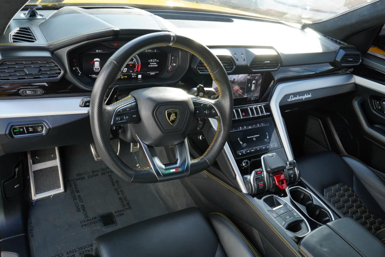 Lamborghini Urus AWD 2020