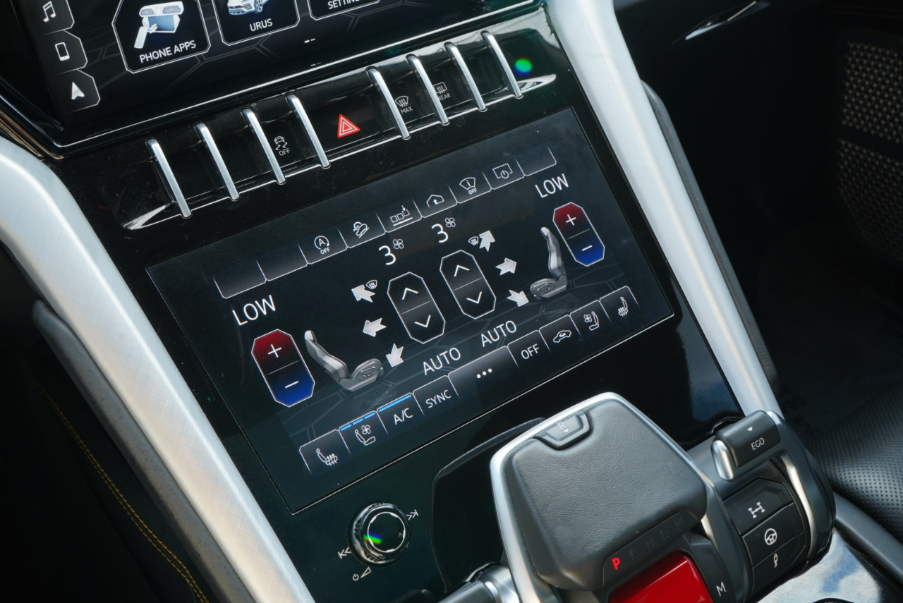 Lamborghini Urus AWD 2020