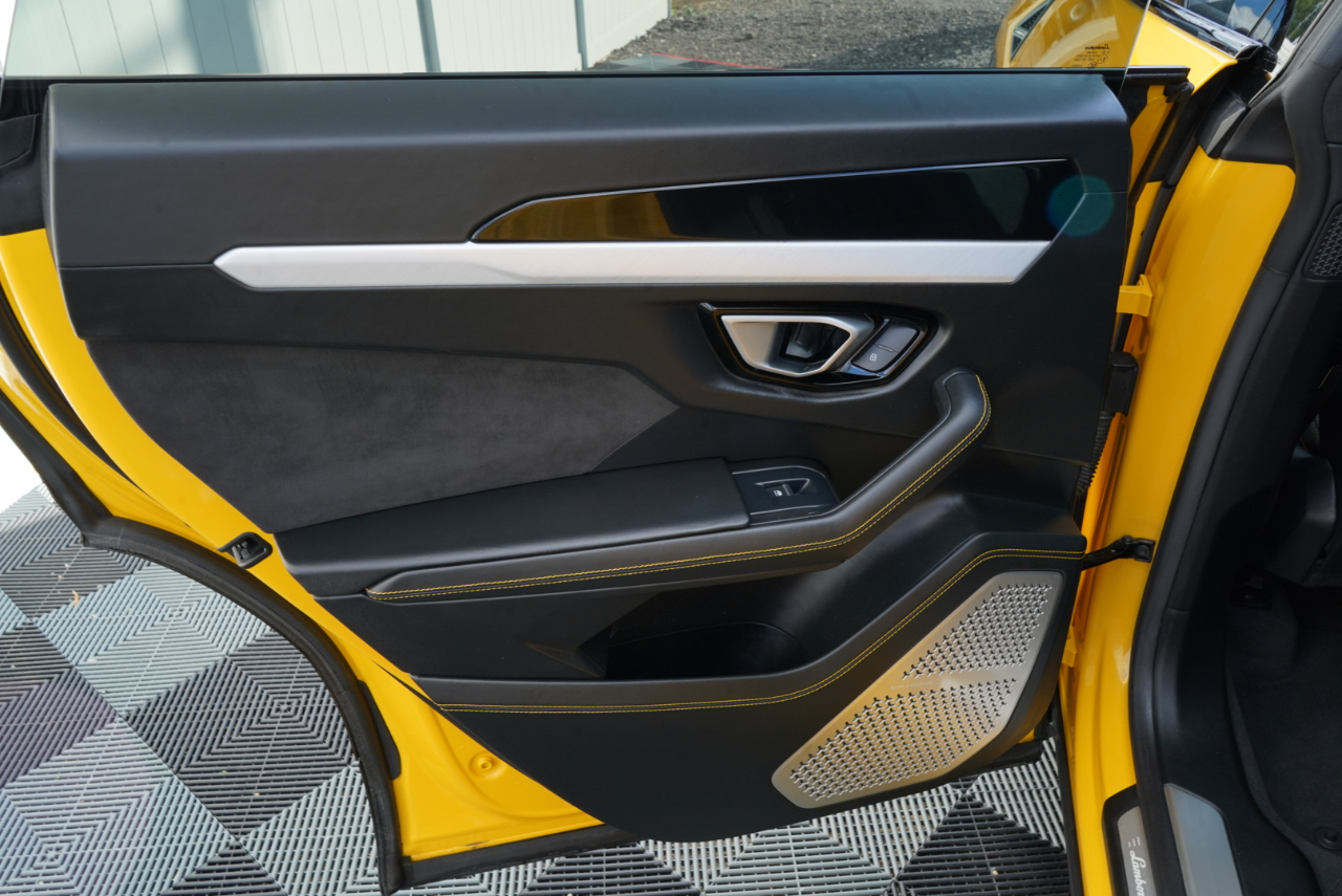 Lamborghini Urus AWD 2020