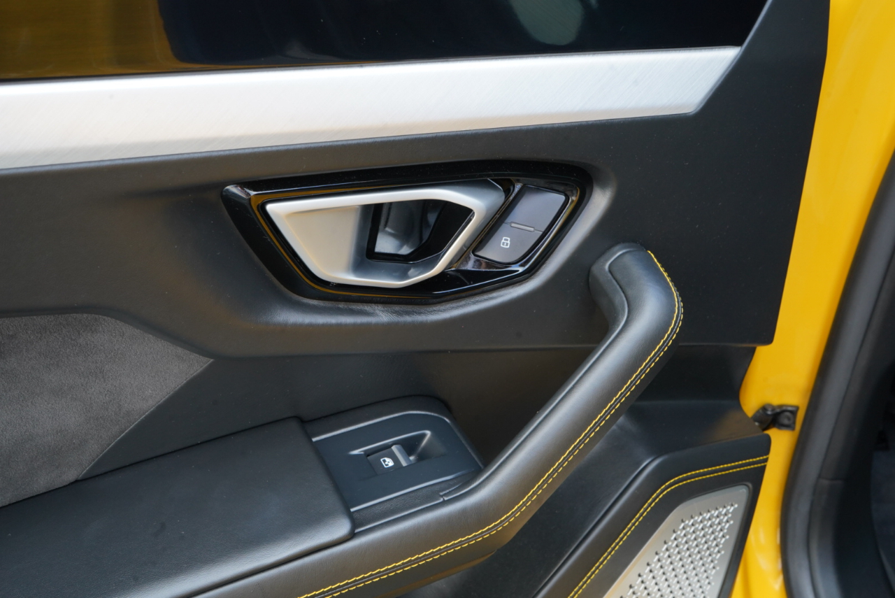 Lamborghini Urus AWD 2020