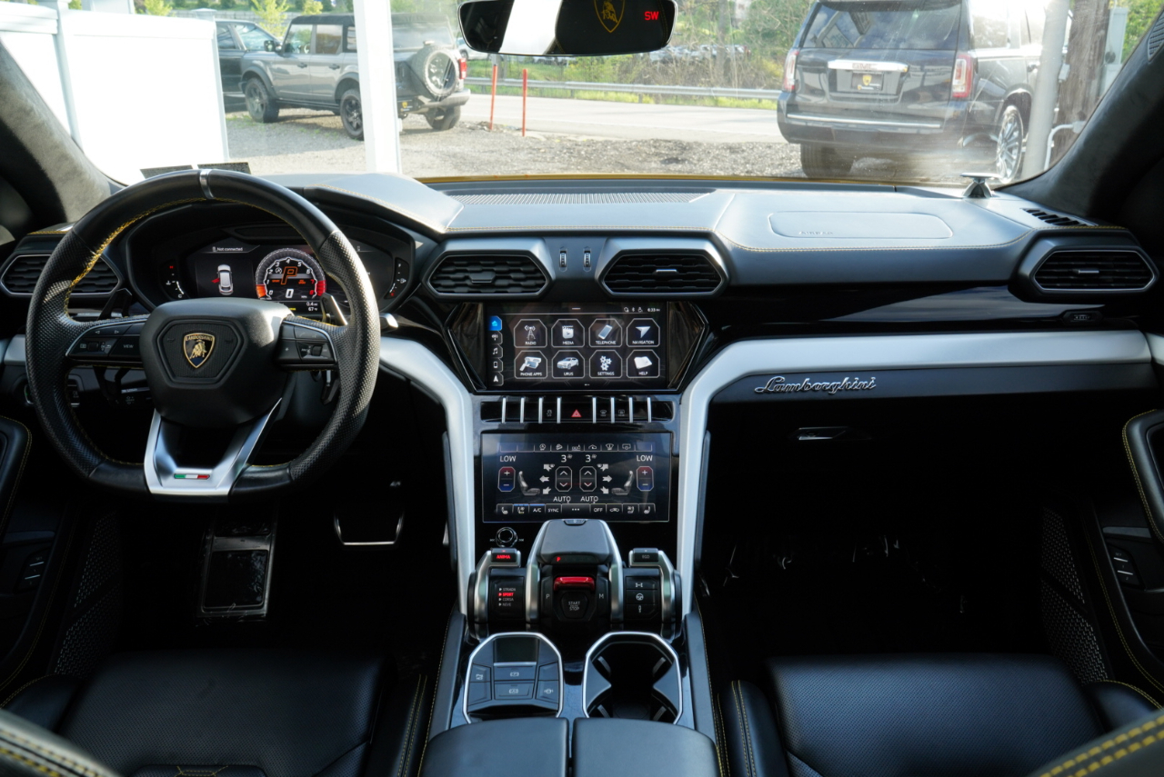 Lamborghini Urus AWD 2020