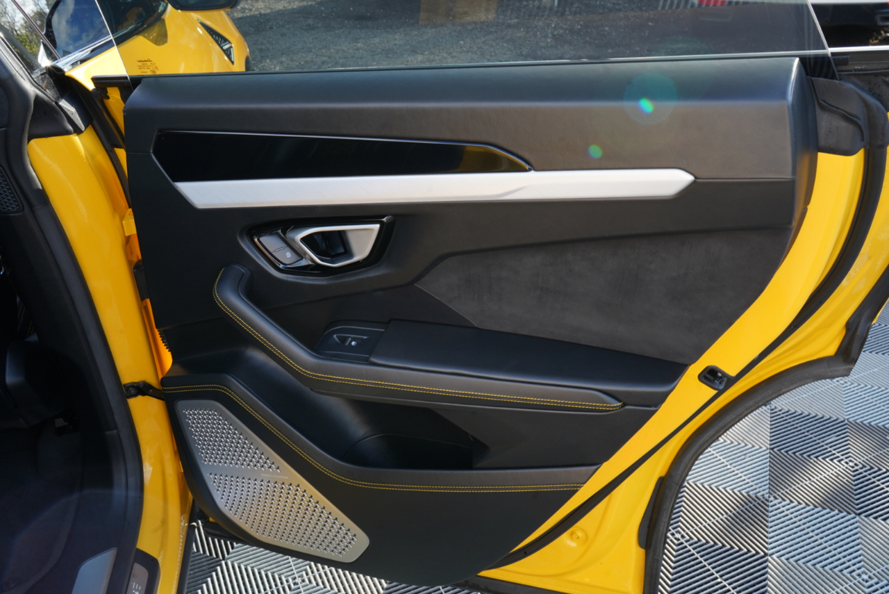 Lamborghini Urus AWD 2020