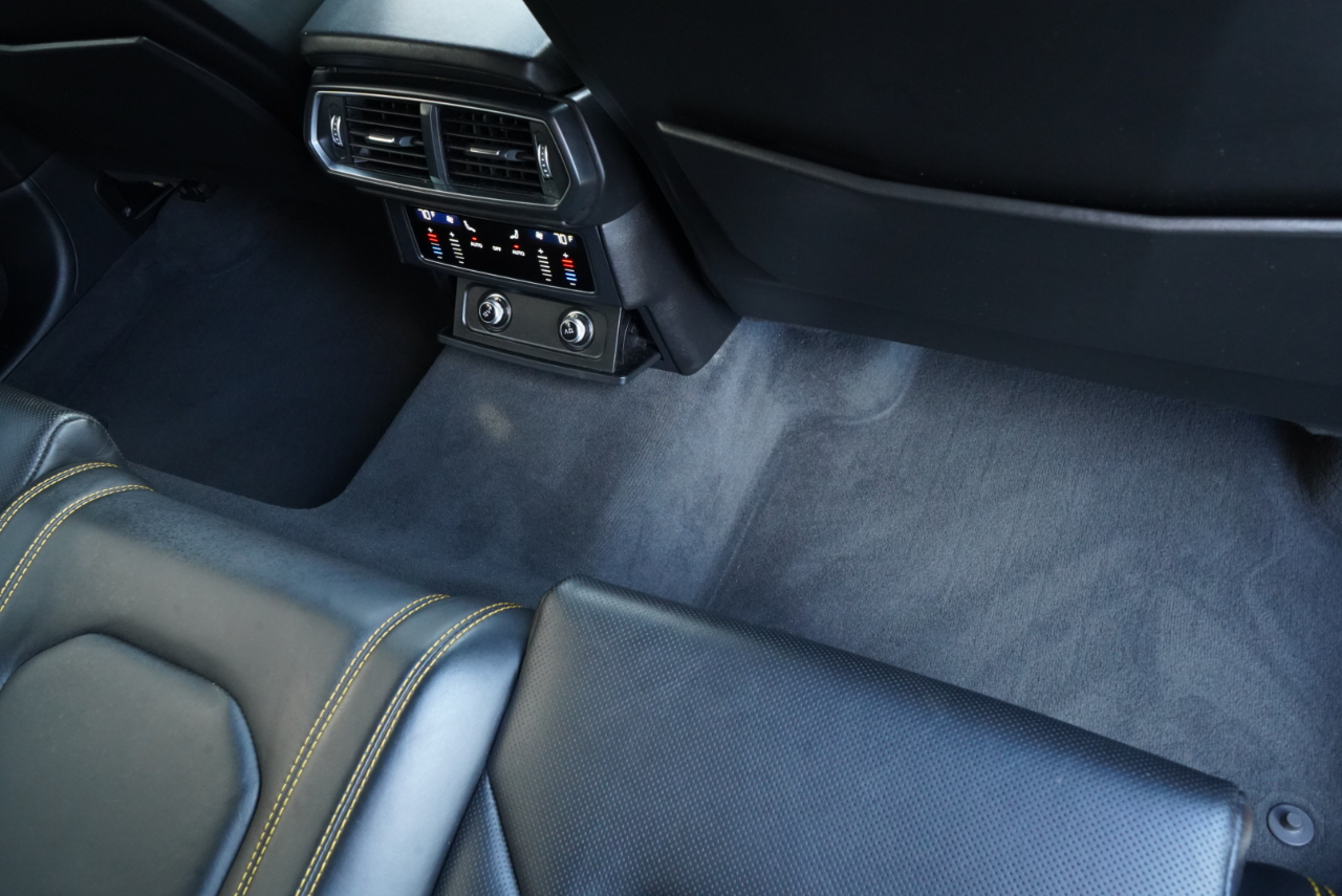 Lamborghini Urus AWD 2020