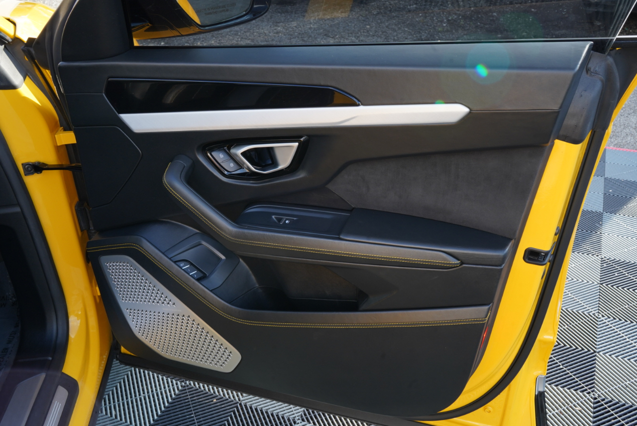 Lamborghini Urus AWD 2020