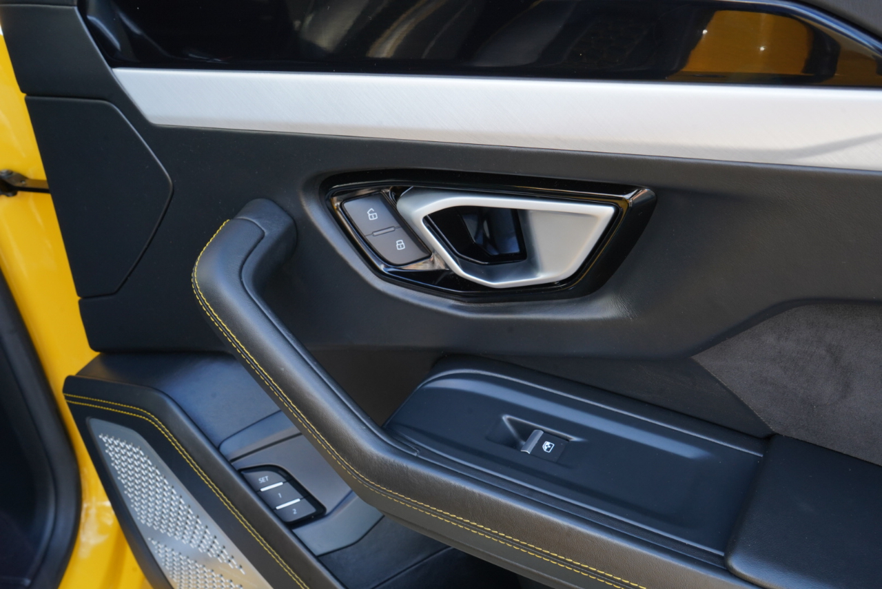 Lamborghini Urus AWD 2020