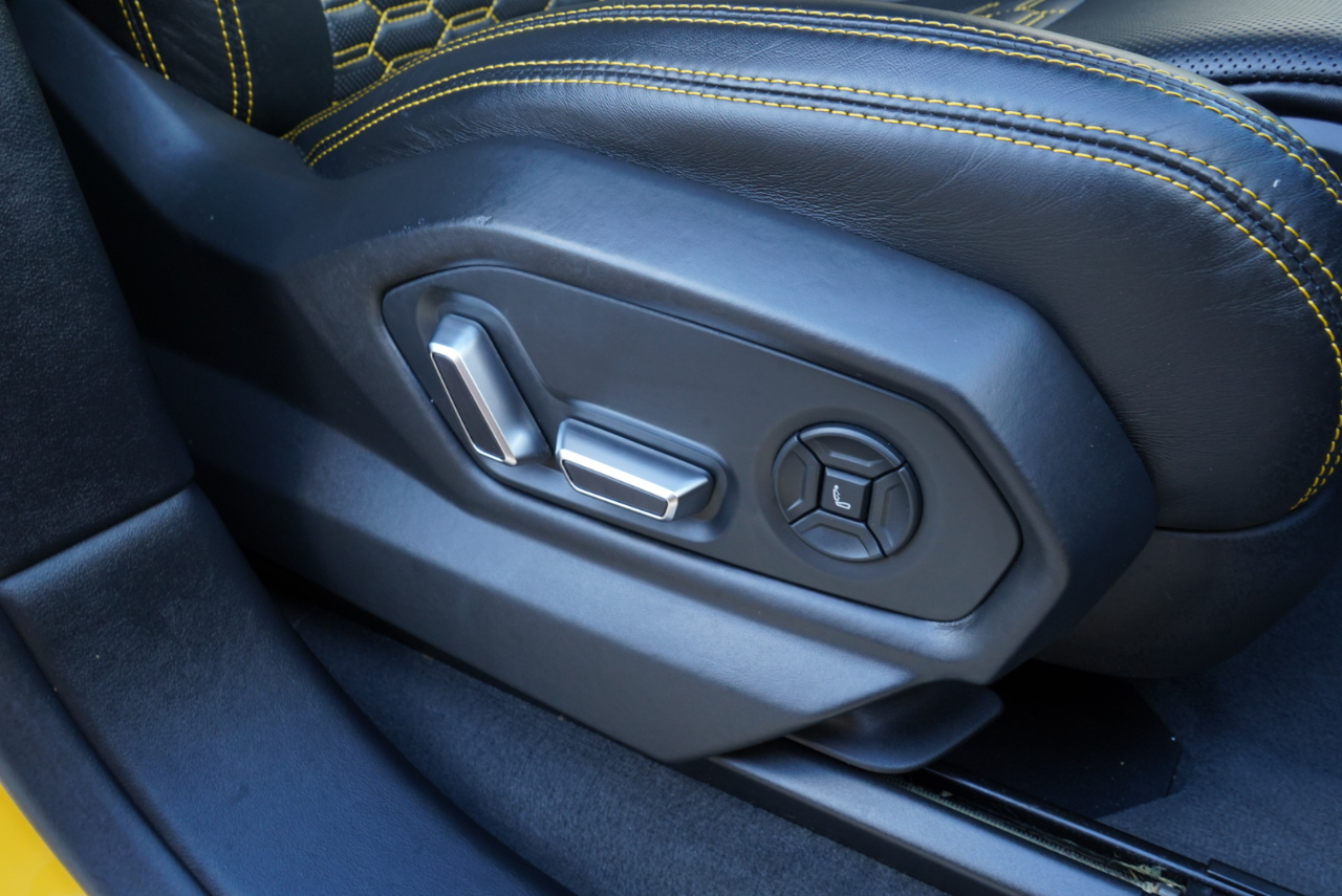 Lamborghini Urus AWD 2020