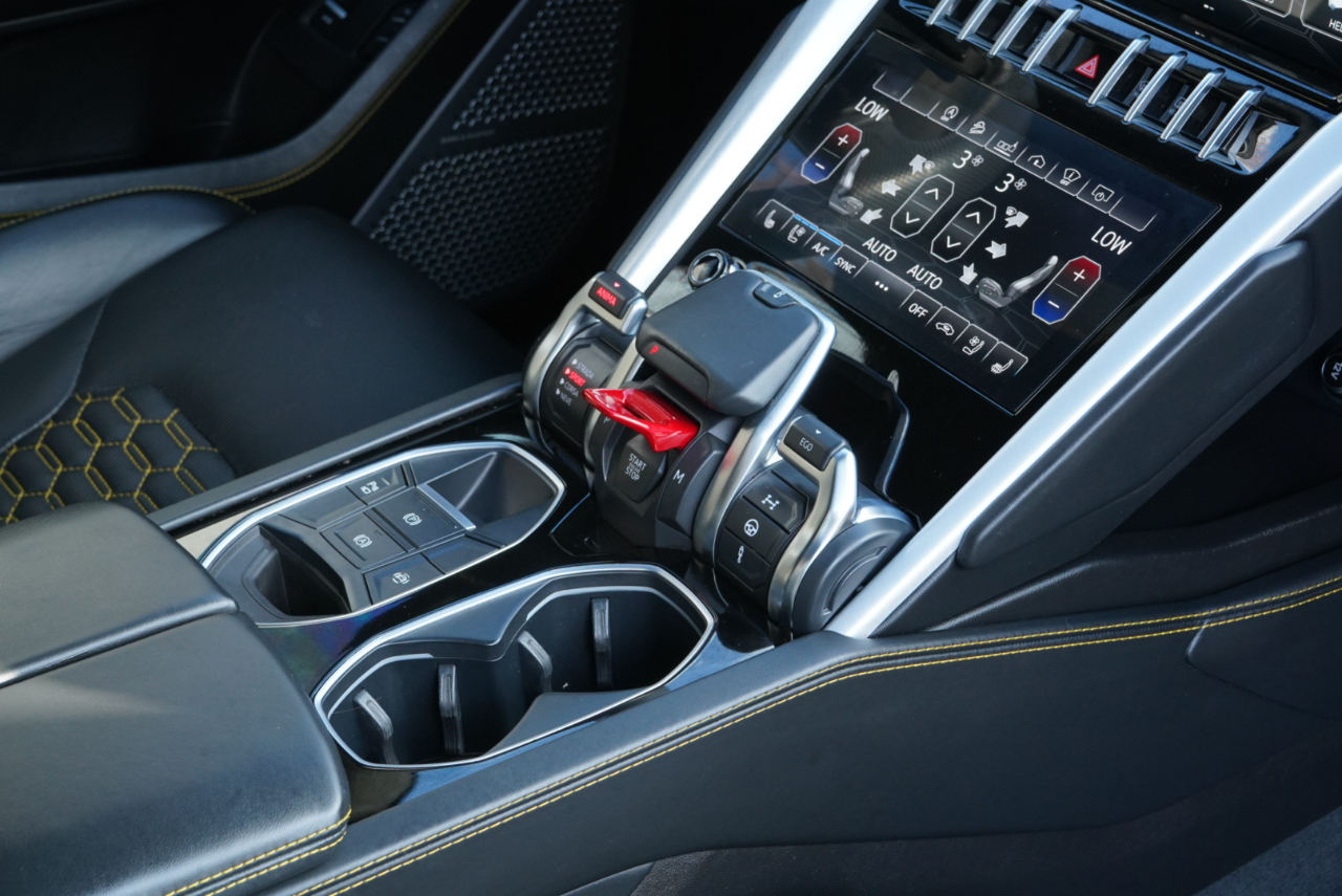 Lamborghini Urus AWD 2020