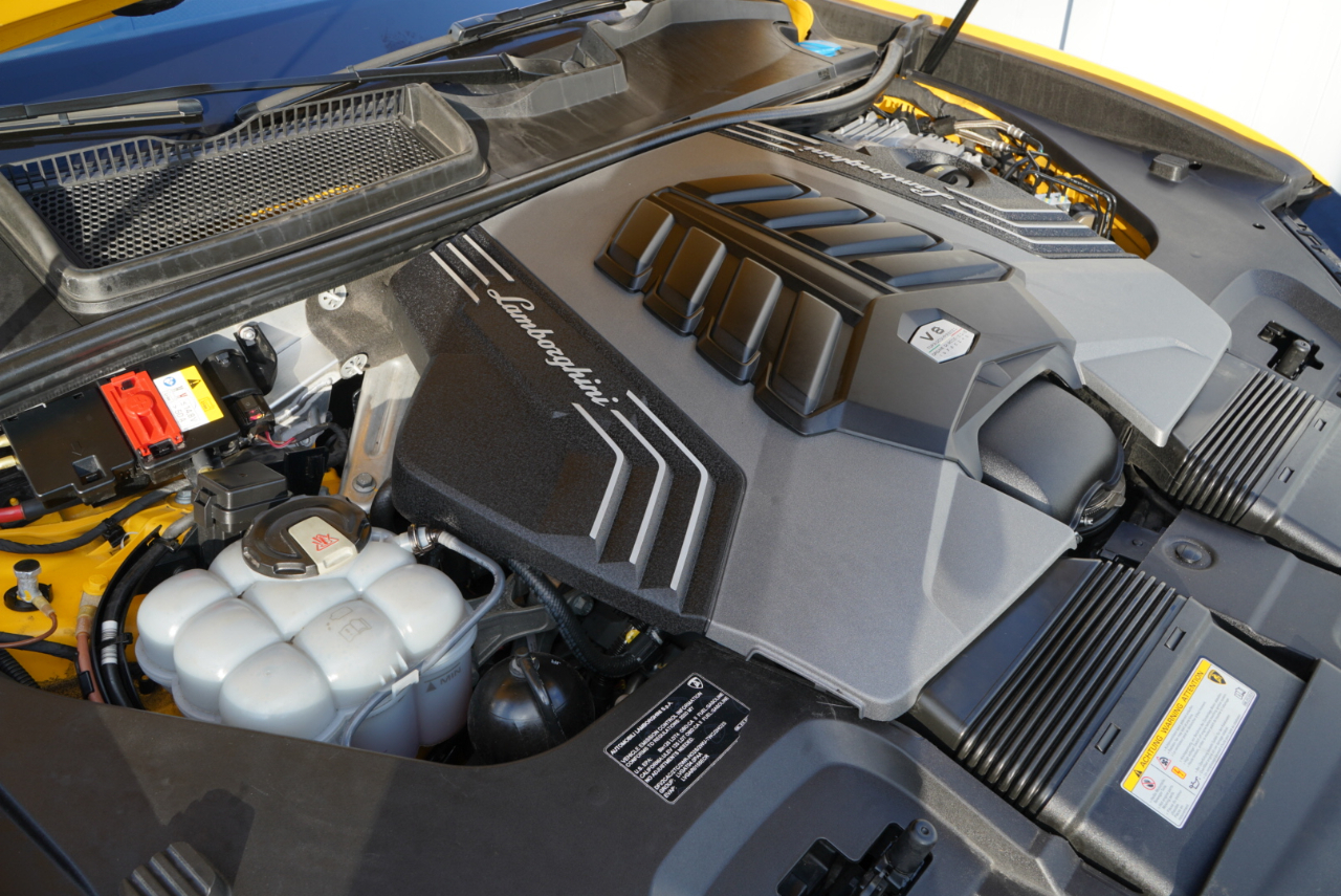 Lamborghini Urus AWD 2020