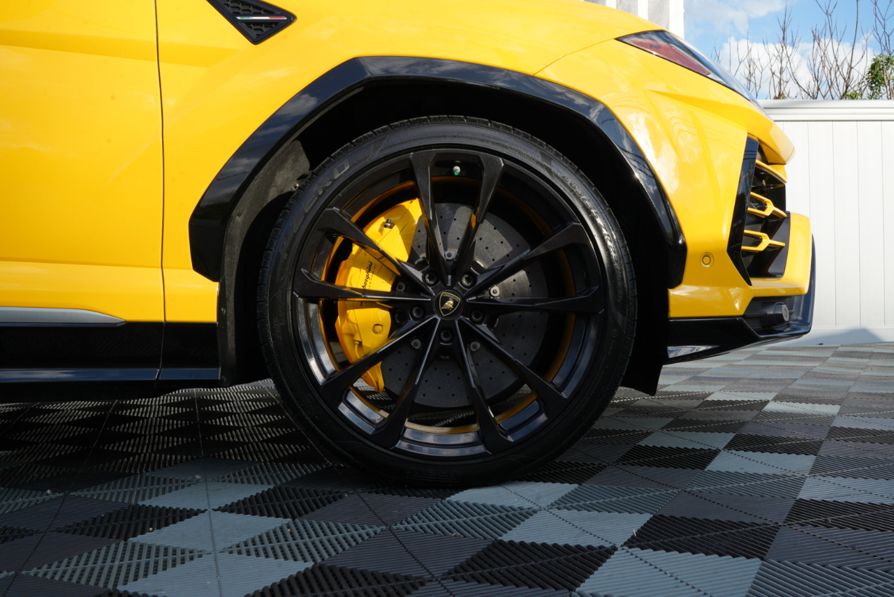 Lamborghini Urus AWD 2020