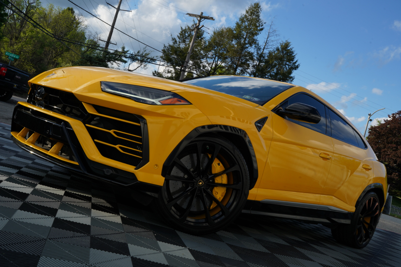 Lamborghini Urus AWD 2020