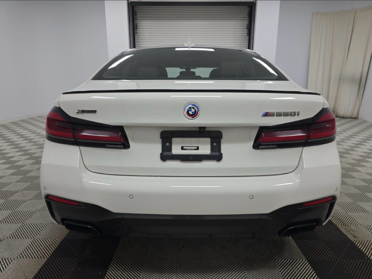 BMW 5 Series M550i xDrive Sedan 2023