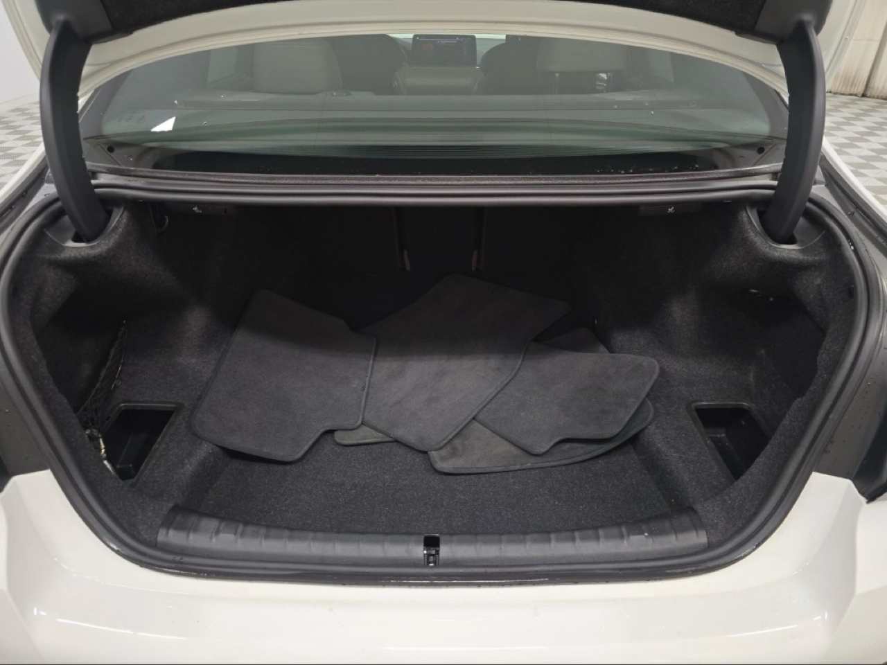 BMW 5 Series M550i xDrive Sedan 2023