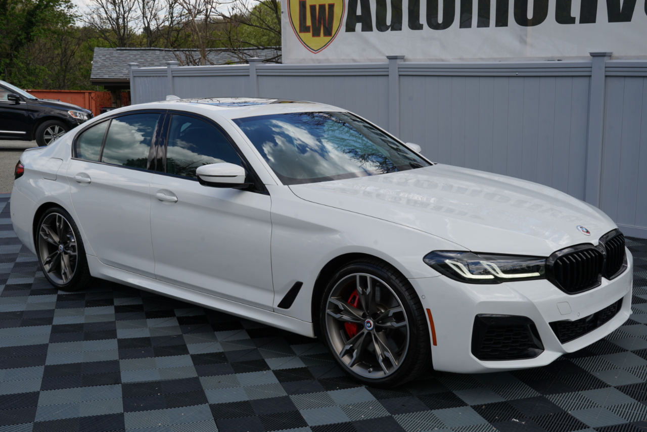 BMW 5 Series M550i xDrive Sedan 2023