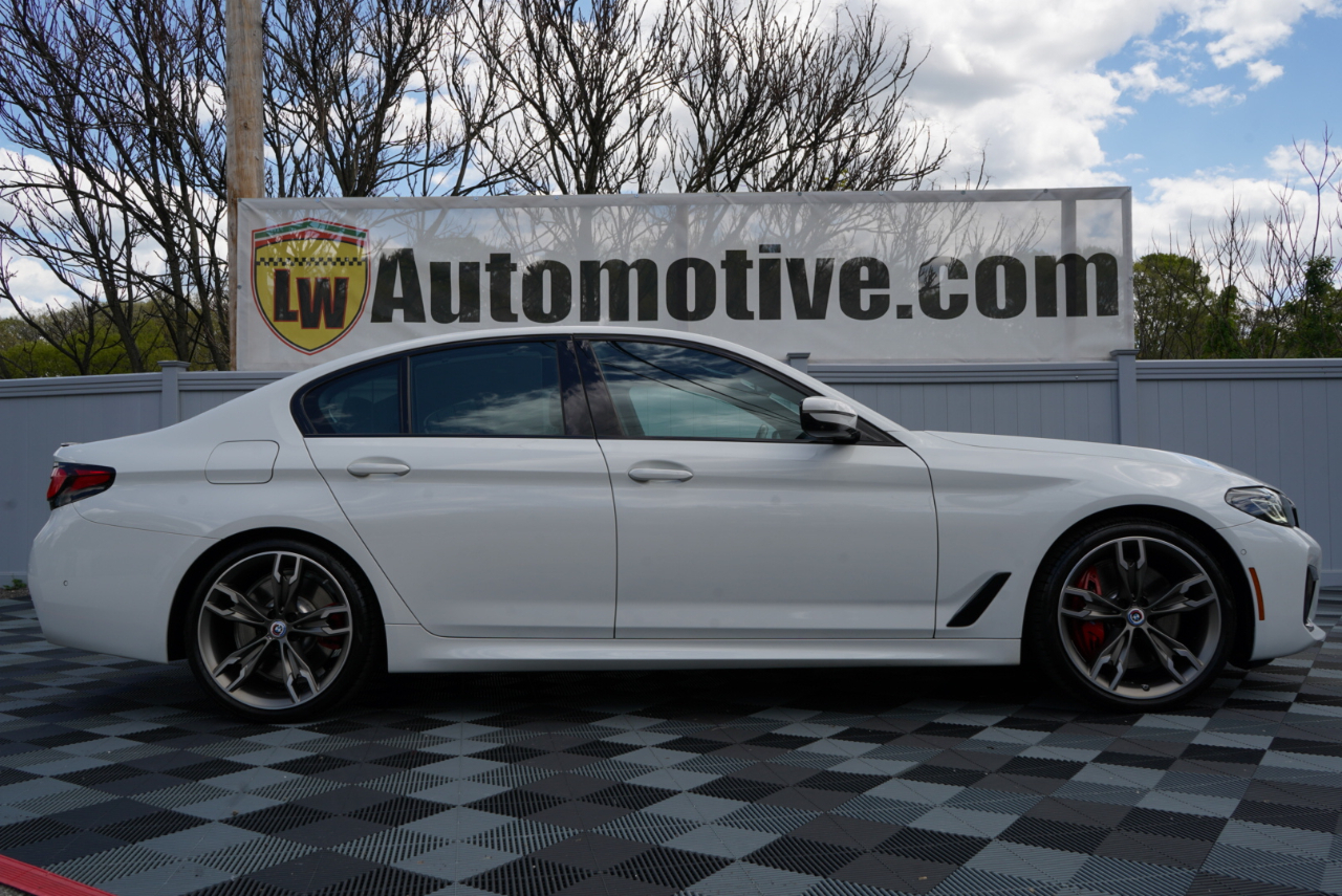BMW 5 Series M550i xDrive Sedan 2023