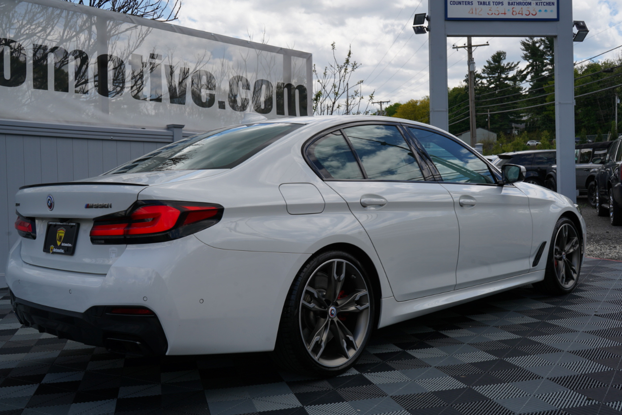 BMW 5 Series M550i xDrive Sedan 2023