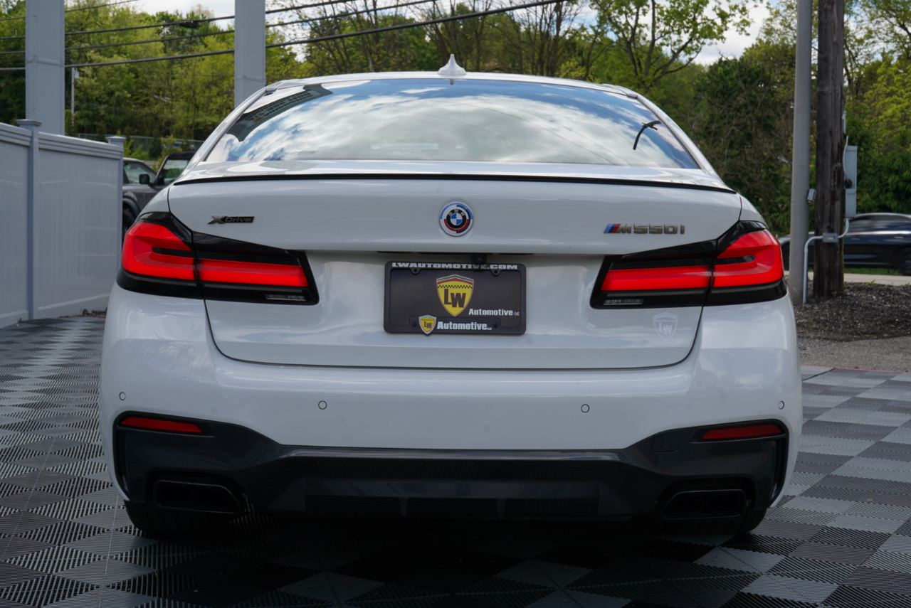 BMW 5 Series M550i xDrive Sedan 2023