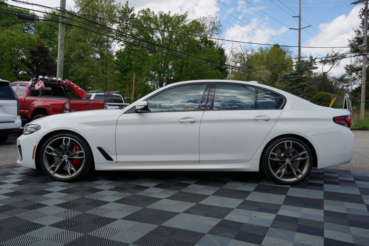 BMW 5 Series M550i xDrive Sedan 2023