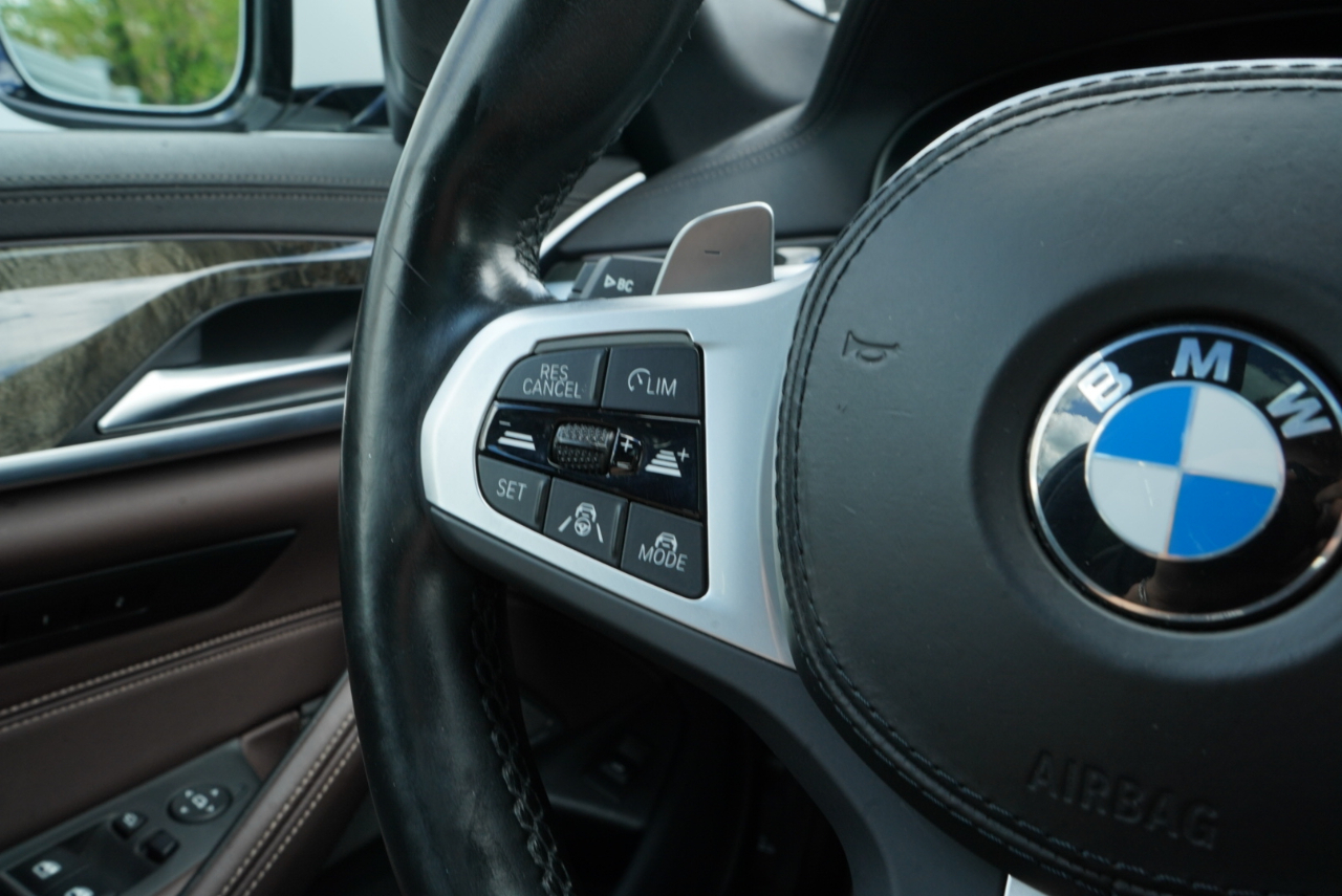 BMW 5 Series M550i xDrive Sedan 2023