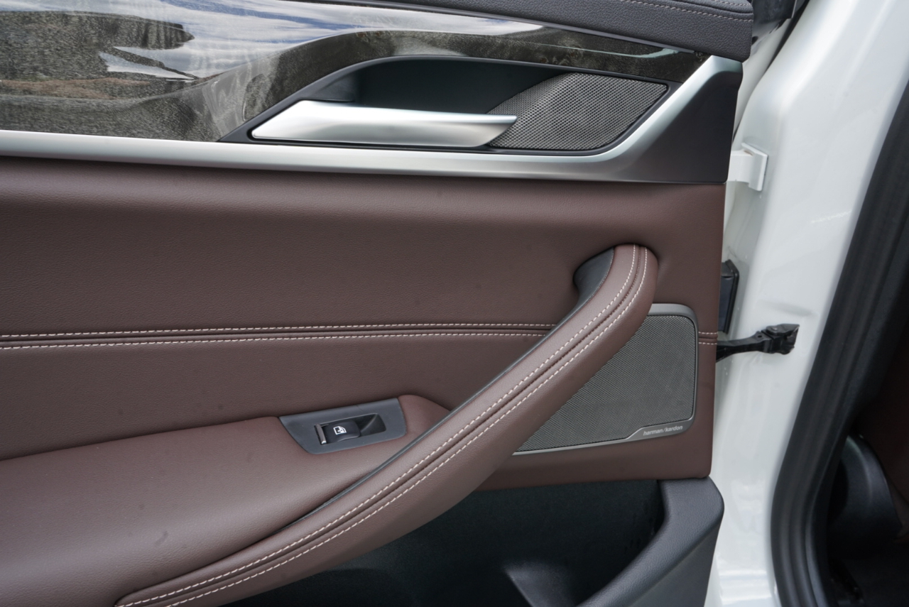 BMW 5 Series M550i xDrive Sedan 2023