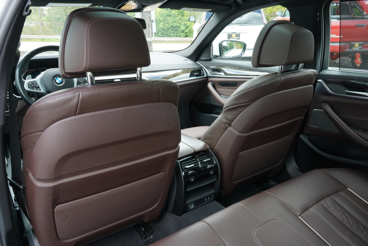 BMW 5 Series M550i xDrive Sedan 2023