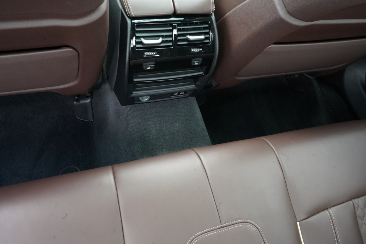 BMW 5 Series M550i xDrive Sedan 2023